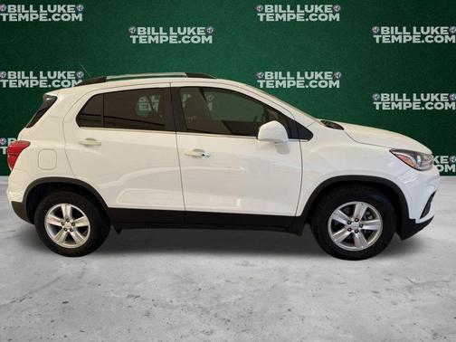 Summit White 2018 Chevrolet Trax LT