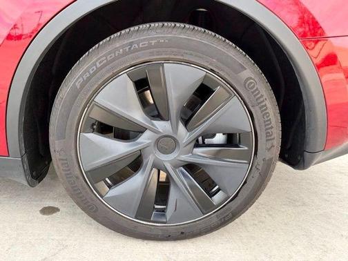 2025 Tesla Model Y Long Range