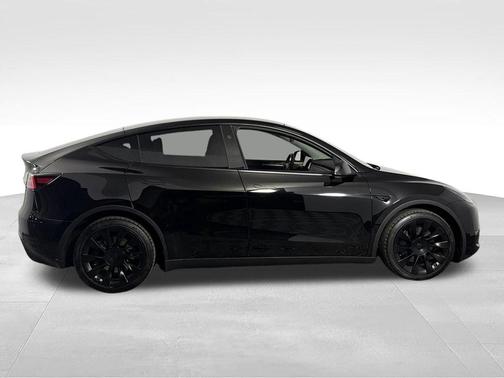 Pearl White Multi 2024 Tesla Model Y Long Range