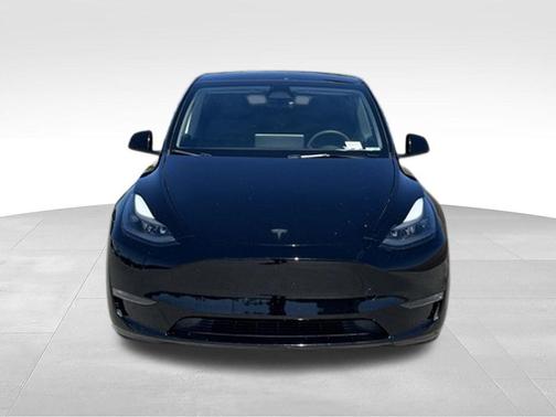 Pearl White Multi 2024 Tesla Model Y Long Range
