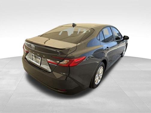 UNDERGROUND 2025 Toyota Camry LE