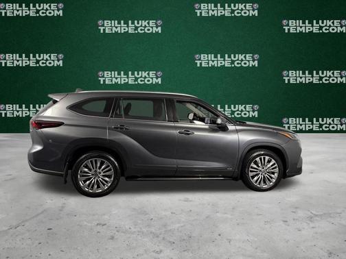 2024 Toyota Highlander Hybrid Platinum