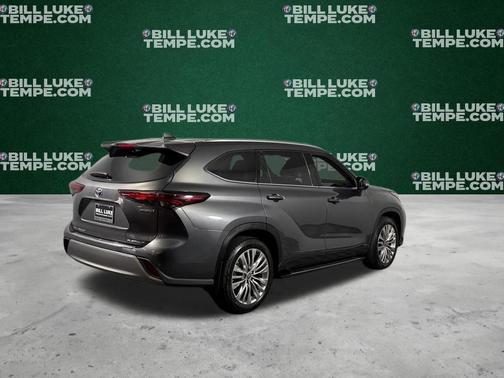 2024 Toyota Highlander Hybrid Platinum