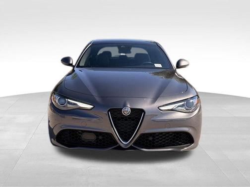 Vesuvio Gray Metallic 2023 Alfa Romeo Giulia Ti