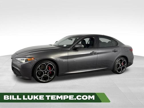 Vesuvio Gray Metallic 2023 Alfa Romeo Giulia Ti
