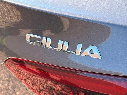 Vesuvio Gray Metallic 2023 Alfa Romeo Giulia Ti
