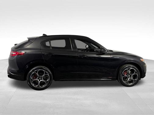 Vulcano Black Metallic 2023 Alfa Romeo Stelvio Veloce