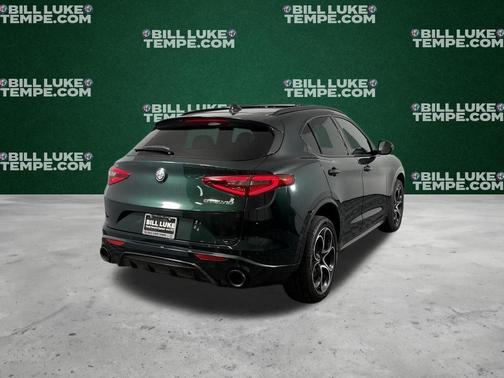 Verde 2021 Alfa Romeo Stelvio Ti Sport