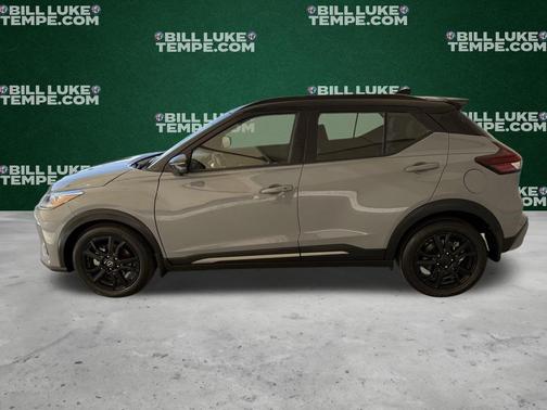 Boulder Gray Metallic 2024 Nissan Kicks SR