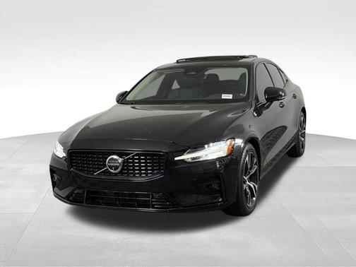 Onyx Black 2025 Volvo S60 B5 Plus