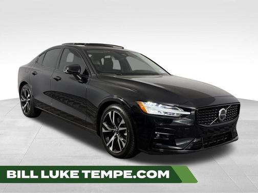 Onyx Black 2025 Volvo S60 B5 Plus