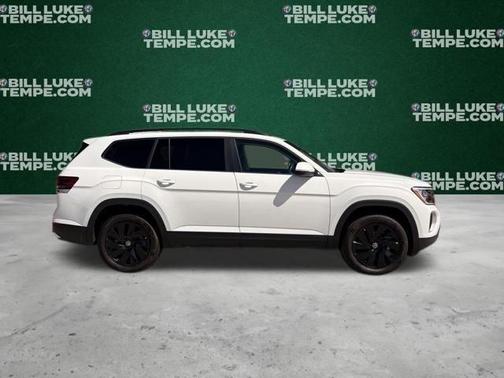 Pure White 2025 Volkswagen Atlas 2.0T SE w/Technology