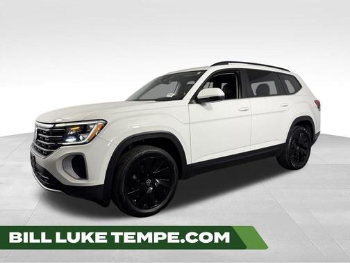 Pure White 2025 Volkswagen Atlas 2.0T SE w/Technology