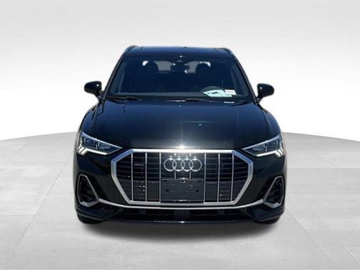 Mythos Black Metallic 2023 Audi Q3 45 S line Premium