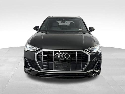 Mythos Black Metallic 2023 Audi Q3 45 S line Premium