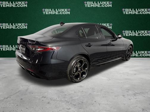 2025 Alfa Romeo Giulia INTENSA