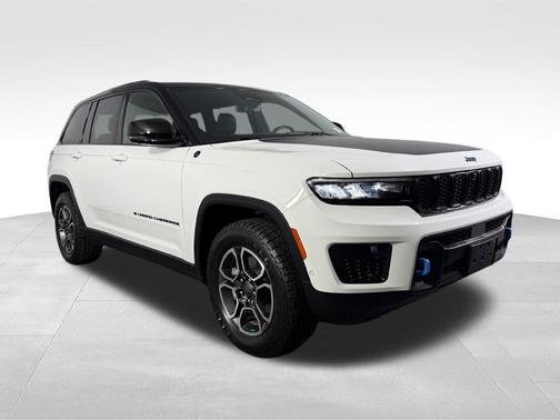Bright White Clearcoat 2023 Jeep Grand Cherokee 4xe Trailhawk