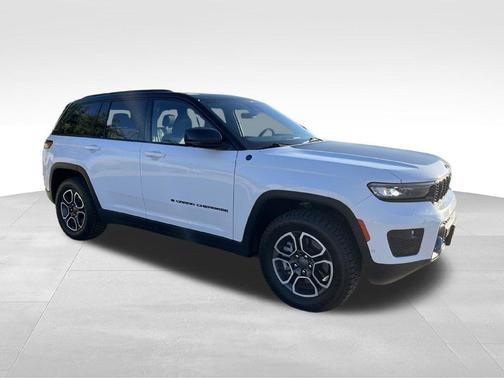 Bright White Clearcoat 2023 Jeep Grand Cherokee 4xe Trailhawk