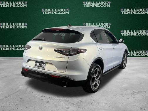 2024 Alfa Romeo Stelvio Base