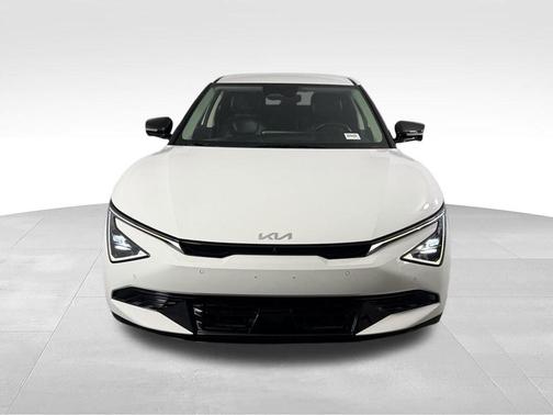 Glacier White Pearl 2025 Kia EV6 Wind