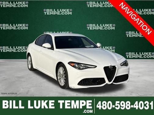 Alfa White 2022 Alfa Romeo Giulia Base