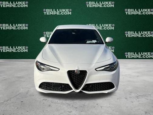 Alfa White 2022 Alfa Romeo Giulia Base