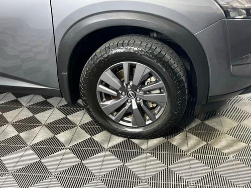 2024 Nissan Pathfinder S