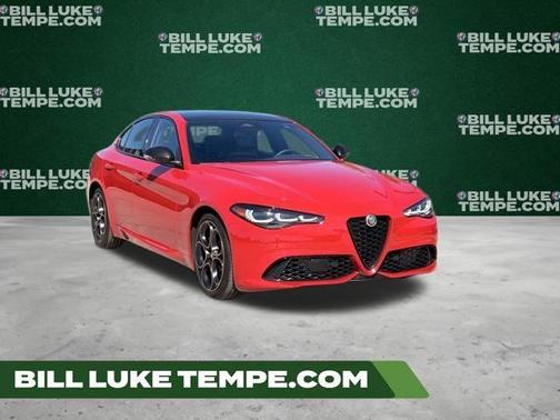 Rosso 2025 Alfa Romeo Giulia INTENSA