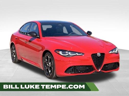 Rosso 2025 Alfa Romeo Giulia INTENSA