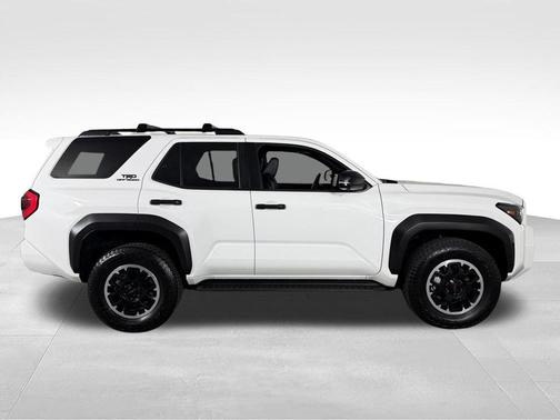 Ice 2025 Toyota 4Runner Sport