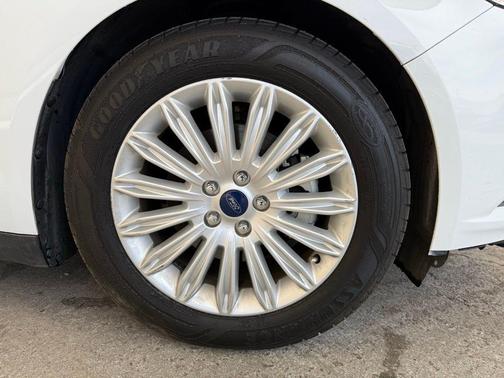 2016 Ford Fusion Hybrid S