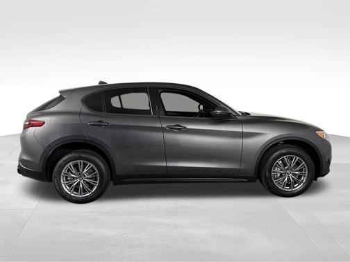 Vesuvio Gray Metallic 2023 Alfa Romeo Stelvio Sprint