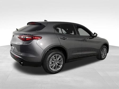 Vesuvio Gray Metallic 2023 Alfa Romeo Stelvio Sprint