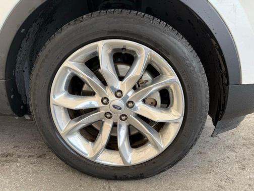White Platinum 2015 Ford Explorer Limited
