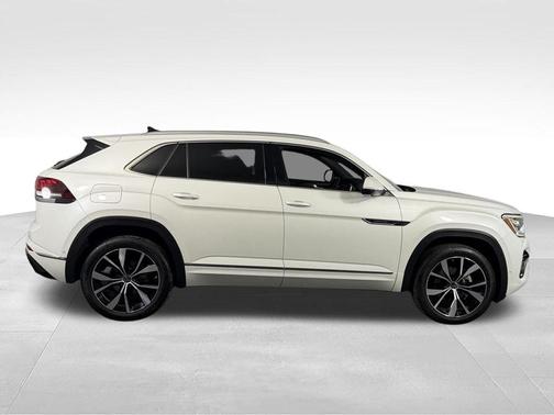 Opal White Pearl Effect 2024 Volkswagen Atlas Cross Sport 2.0T SEL Premium R-Line
