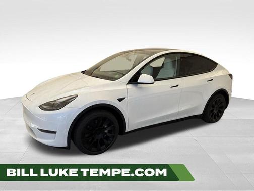Pearl White Multi 2023 Tesla Model Y Long Range