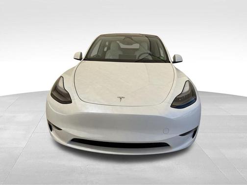 Pearl White Multi 2023 Tesla Model Y Long Range