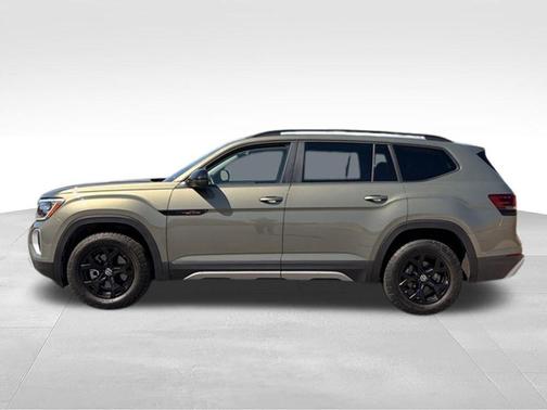 Avocado Green 2024 Volkswagen Atlas 2.0T Peak Edition SE w/Technology