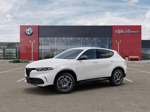 White 2025 Alfa Romeo Tonale Base