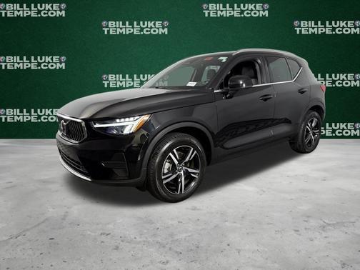 2025 Volvo XC40 B5 Core Bright Theme