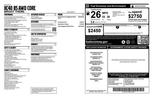 2025 Volvo XC40 B5 Core Bright Theme