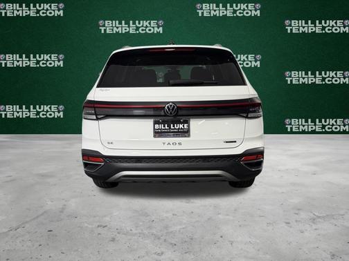 Pure White 2025 Volkswagen Taos 1.5T SE