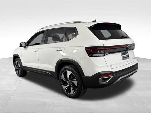 Pure White 2025 Volkswagen Taos 1.5T SE