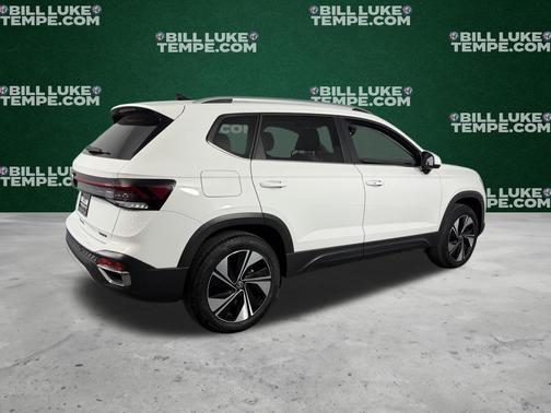 Pure White 2025 Volkswagen Taos 1.5T SE