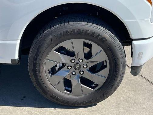 2024 Ford F-150 Lightning Flash