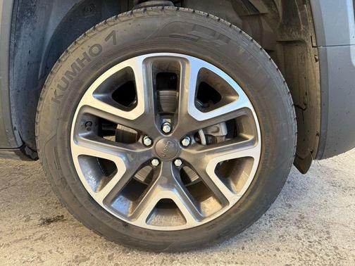 Black 2018 Jeep Renegade Latitude