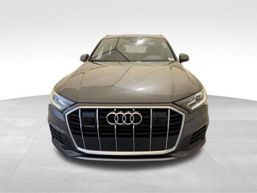 Samurai Gray Metallic 2020 Audi Q7 45 Premium Plus