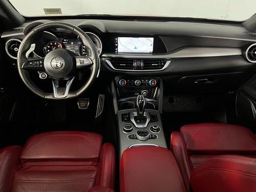 2022 Alfa Romeo Stelvio Veloce