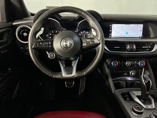 2022 Alfa Romeo Stelvio Veloce