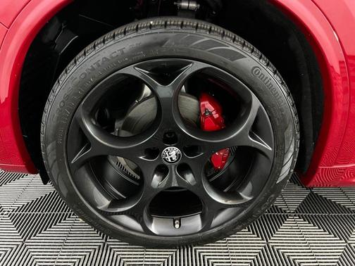 2022 Alfa Romeo Stelvio Veloce